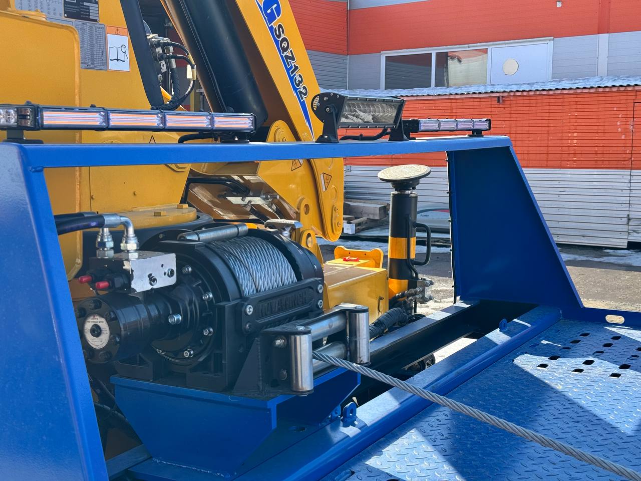 Эвакуатор на шасси FAW Tiger 6G 12 с КМУ XCMG SQZ132